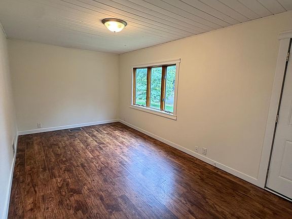 3rd image of 5844 43rd Ave S