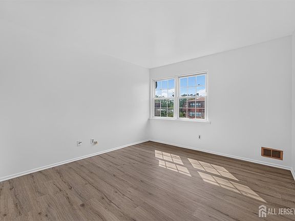 4th image of 204 C Sierra Ct #2043