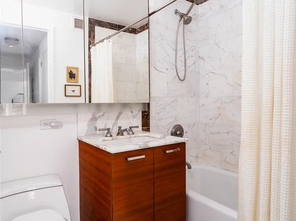 415 Main Street image 10 of 15