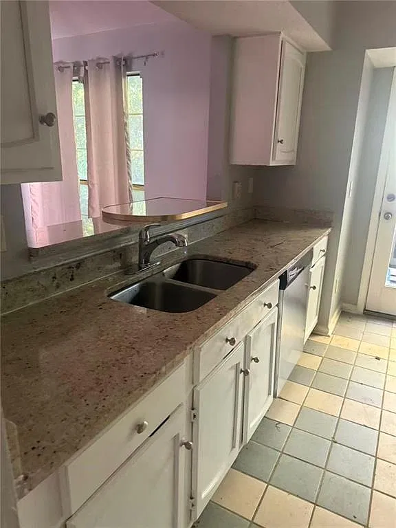 3 bed, 2.5 bath, 1797 sqft, $2,050 — Photo 4