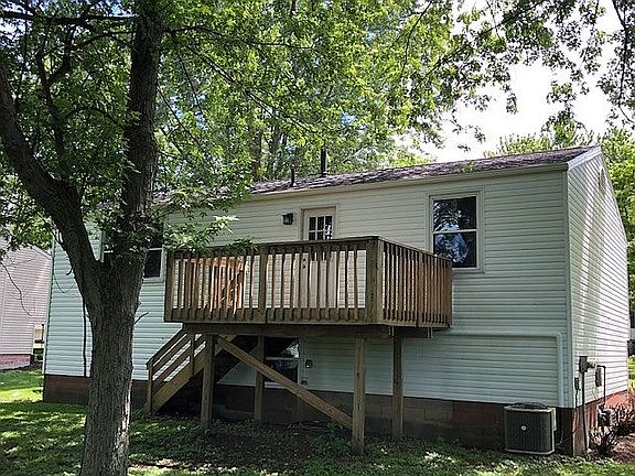 2nd image of 982 Erin Dr
