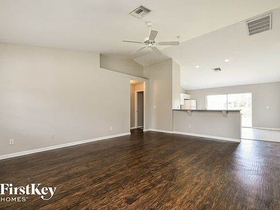 3rd image of 5052 Jones Dr