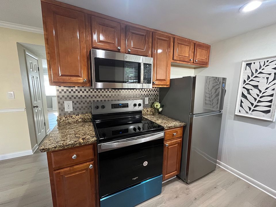 Kitchen 12 x 20
All new appliances