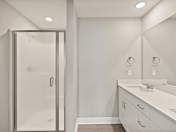 2nd image of 319 Carmel Dr Unit 6-1