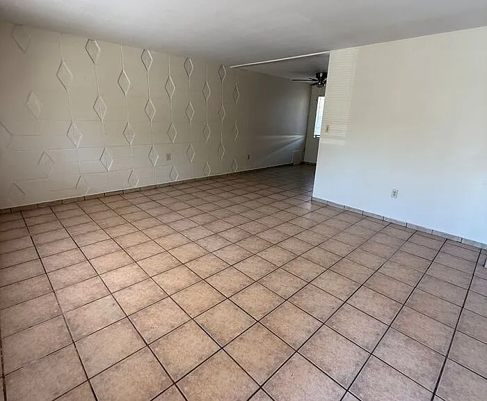4532 E Fairmount St #A — Photo 2