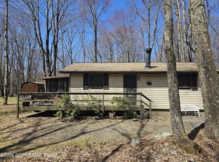 127 Ridge Rd, Pocono Lake, PA 18347