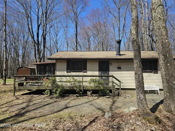 127 Ridge Rd, Pocono Lake, PA 18347