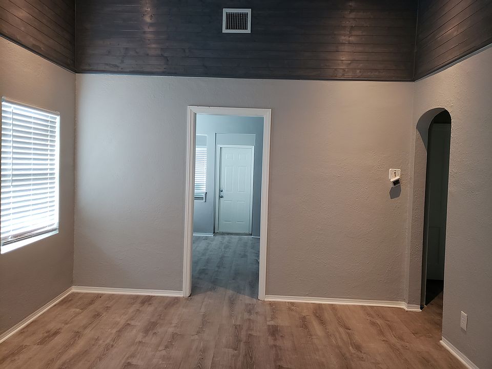 1st image of 5714 Gulfport Blvd