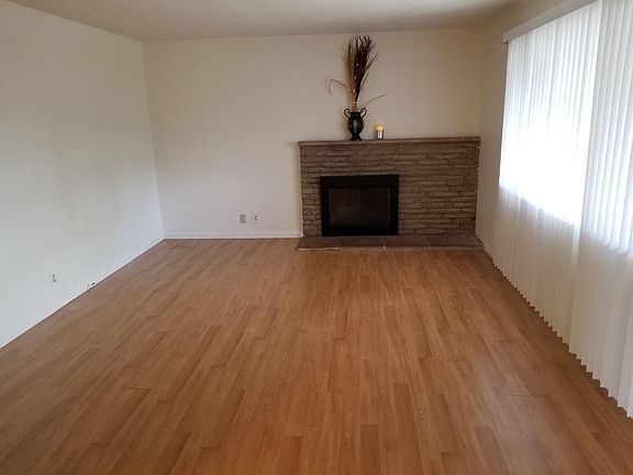 5th image of 2194 Del Monte Dr
