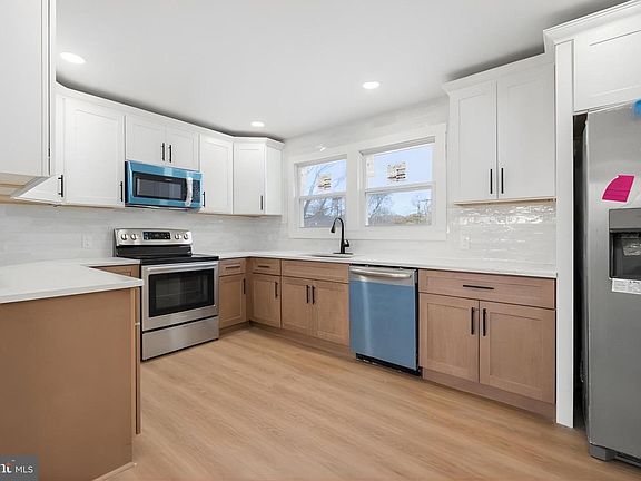 3rd image of 26 Nicholas St