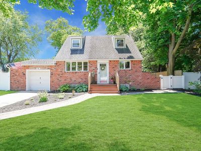 192 Sterling Street, Port Jefferson Station, NY, 11776