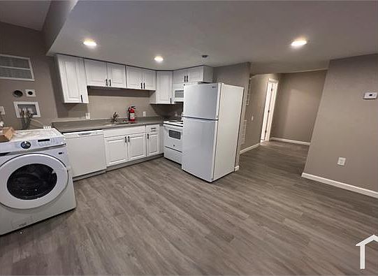 2nd image of 4520 N Thompson Ct #B