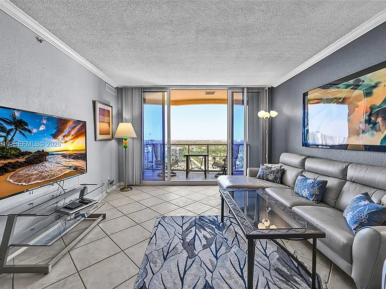 2501 S Ocean Dr #Penthouse 30 — Photo 2