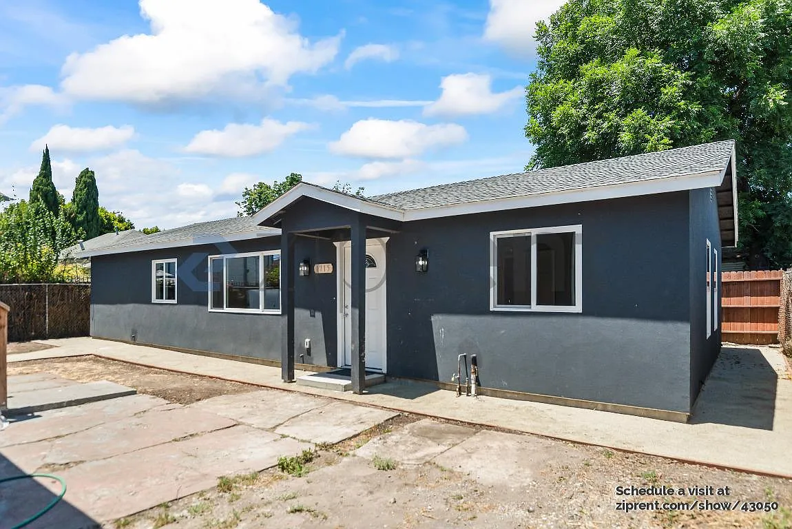 4 bed, 1200 sqft, $3,695 — Photo 2