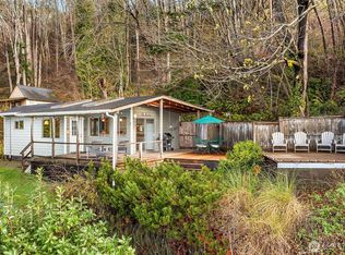10009 SW Northilla Rd, Vashon, WA 98070