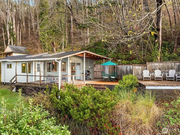 10009 SW Northilla Road, Vashon, WA 98070