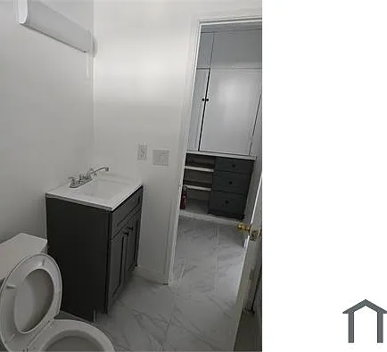 1423 W 20th St #8 — Photo 5