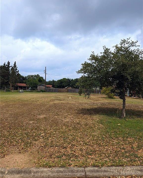2nd image of 2107 Sugar Ln
