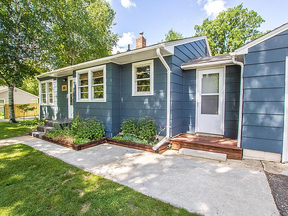 5th image of 212 Victoria Dr
