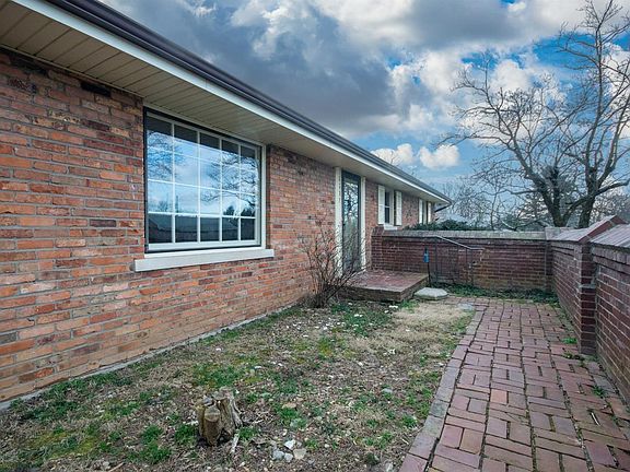4th image of 1607 Auburn Dr