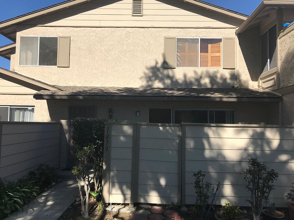 Front of Home / has an attached 2 car garage