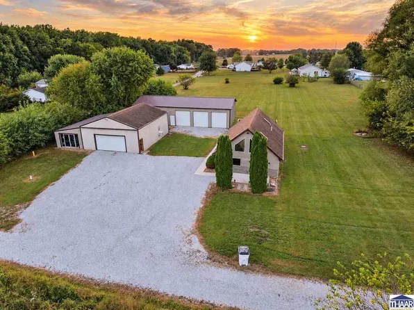 8041 S Crowfoot Pl, Terre Haute, IN 47802