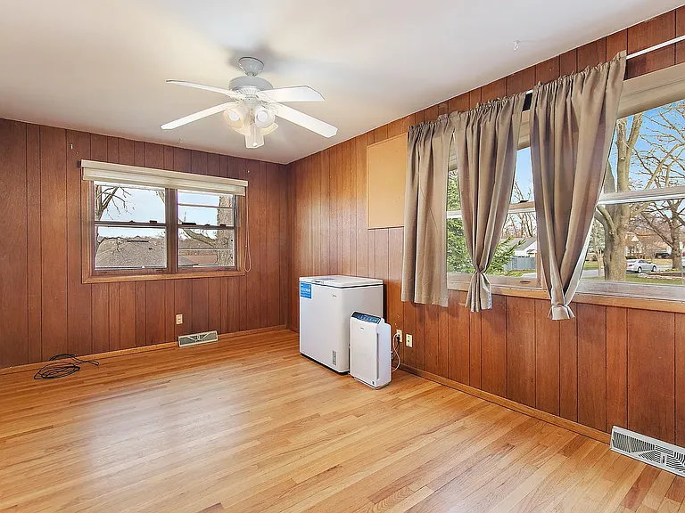 1000 Jackson Ave — Photo 18