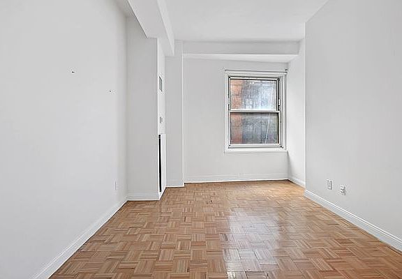 4th image of 88 Greenwich St APT 307