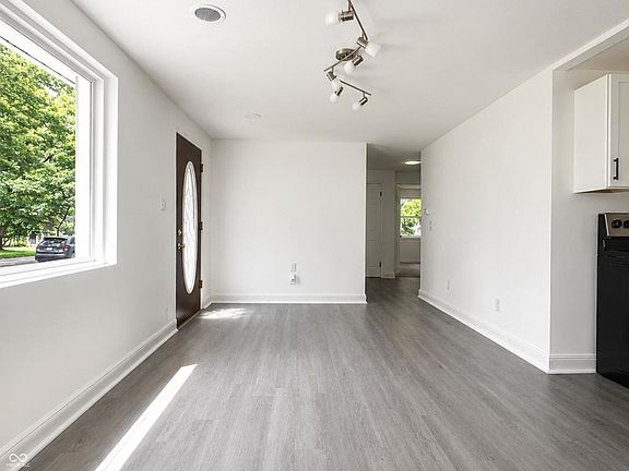 5th image of 3812 S Ebright St