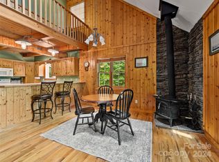 391 Indian Ridge Trl, Hendersonville, NC 28739