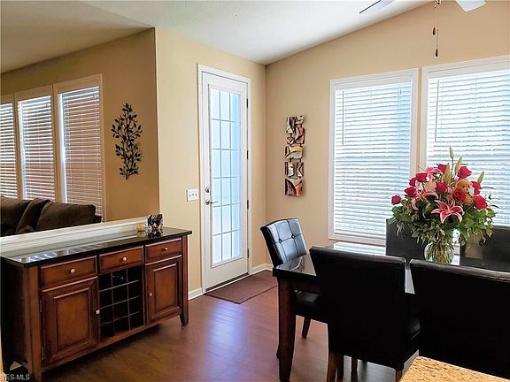 4th image of 32837 Rebecca Ln