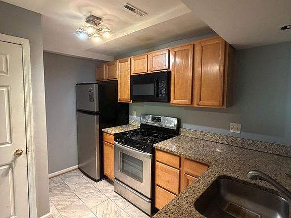 5th image of 7514 Hawthorne St APT 1
