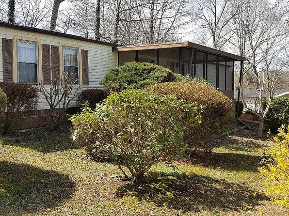 504 Morning Spring Dr, Flat Rock, NC 28731