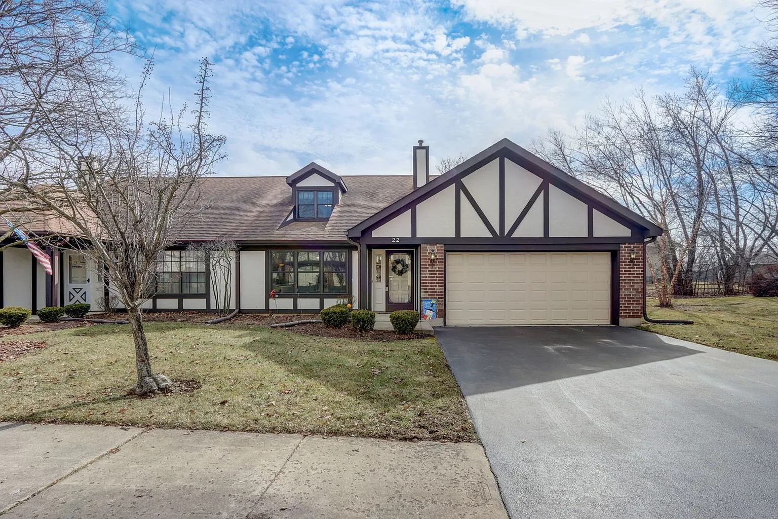 22 Willow Bridge Way photo 1