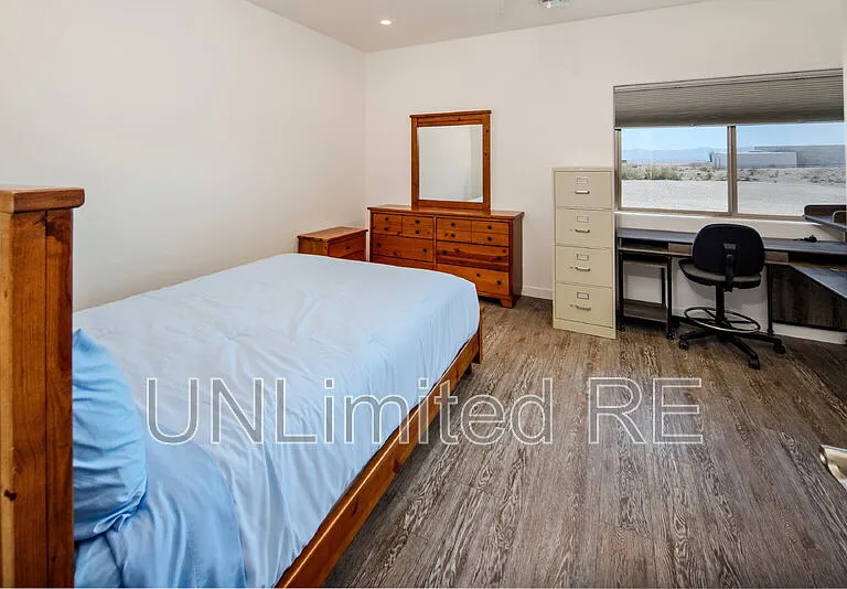 7756 N Sierra Vista Dr — Photo 11