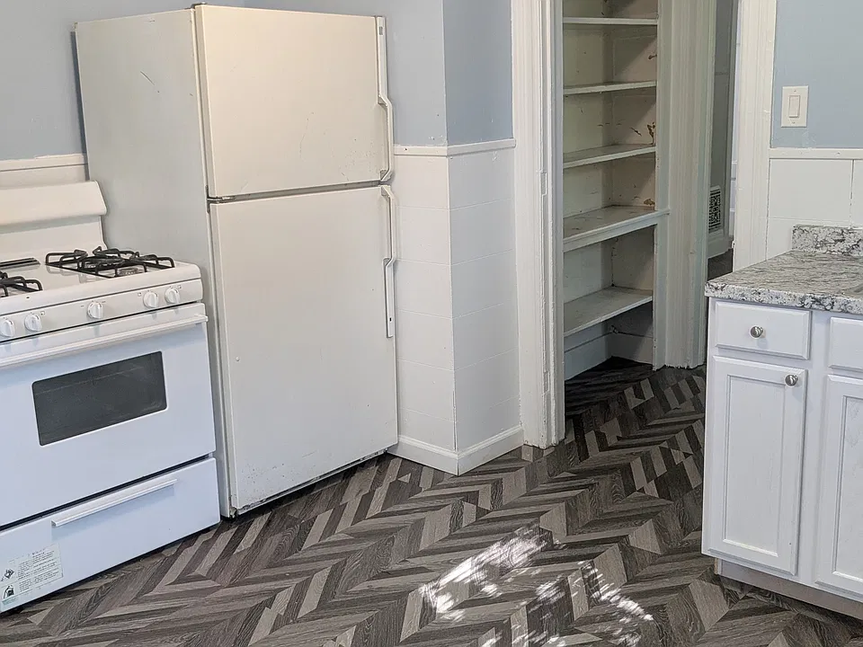 673-675 Dewey Ave #673