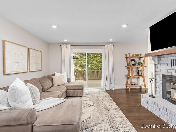 3rd image of 4327 Pheasant Run Dr