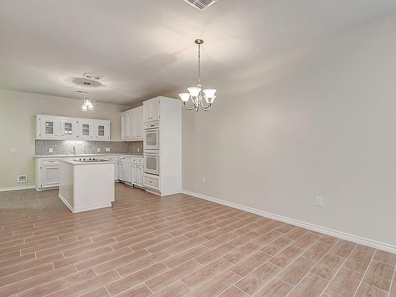 4th image of 3215 North Ave