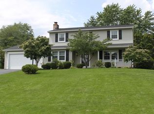 15 Rolling Hill Dr, Fairport, NY 14450