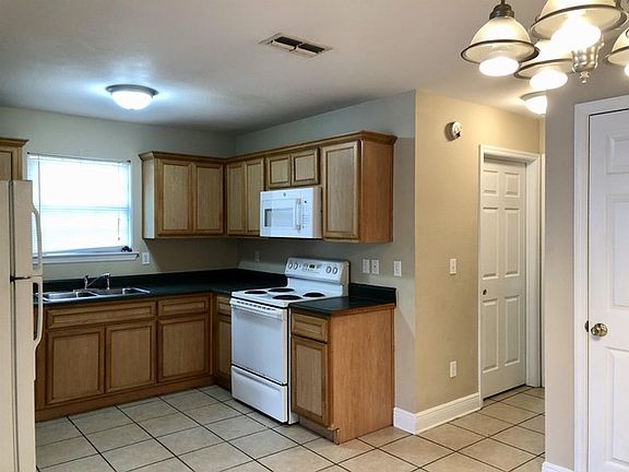 5th image of 3261 Sawtooth Dr