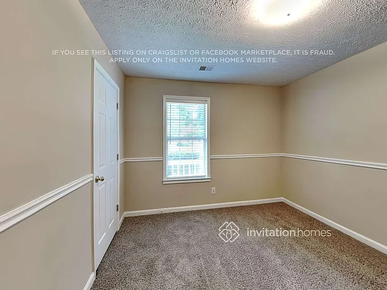 213 Highpoint Xing — Photo 14