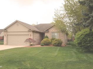 23280 Rochelle St, Macomb, MI 48042