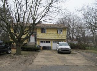 48 3rd St, Brentwood, NY 11717