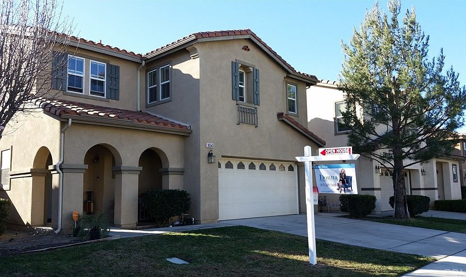 1st image of 16543 El Revino Dr