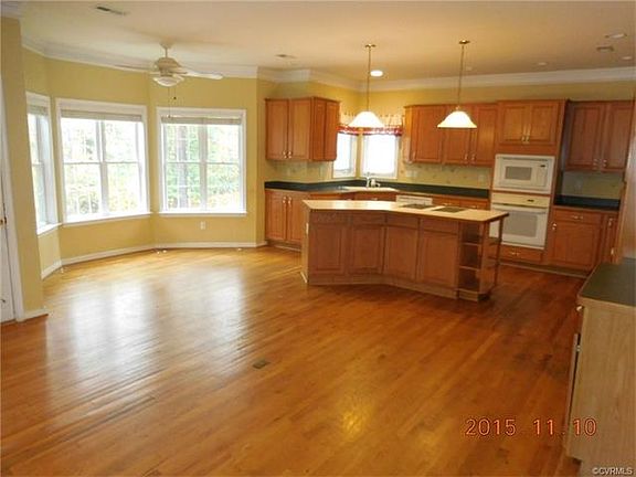 3rd image of 8225 Seaview Dr