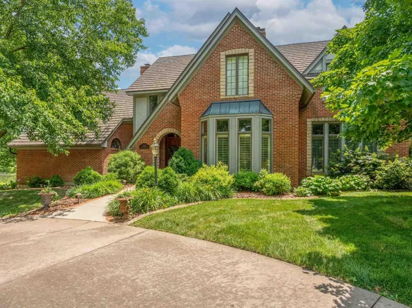 7035 White Birch Dr, Sedalia, MO 65301