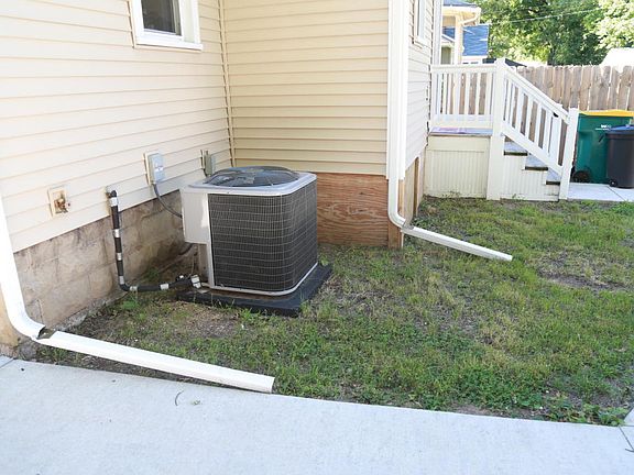 4th image of 140 McKinley Ave N