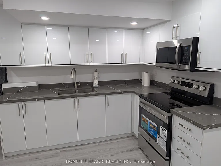 22 Exhibition Cres #BASEMENT — Photo 12