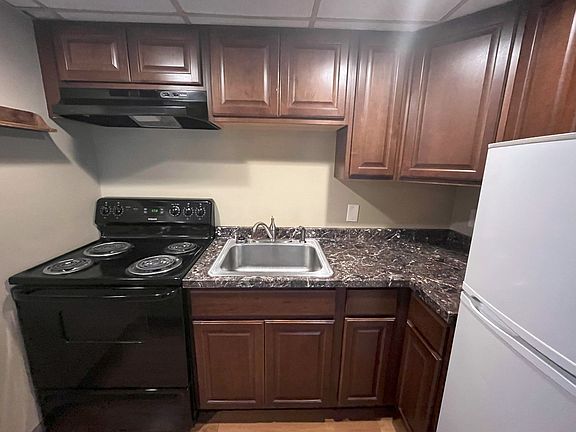 3rd image of 530 Tallmadge Rd APT 2