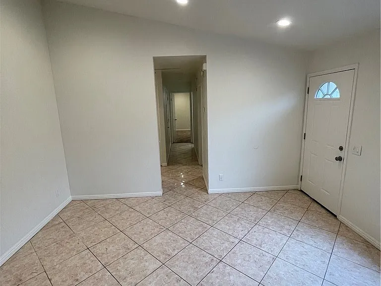 2819 Juniper Dr — Photo 6